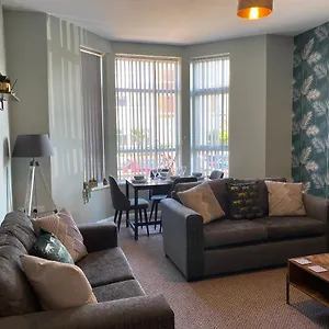 Sleepover 1 Free Parking Sleeps 6 Apartment Blackpool